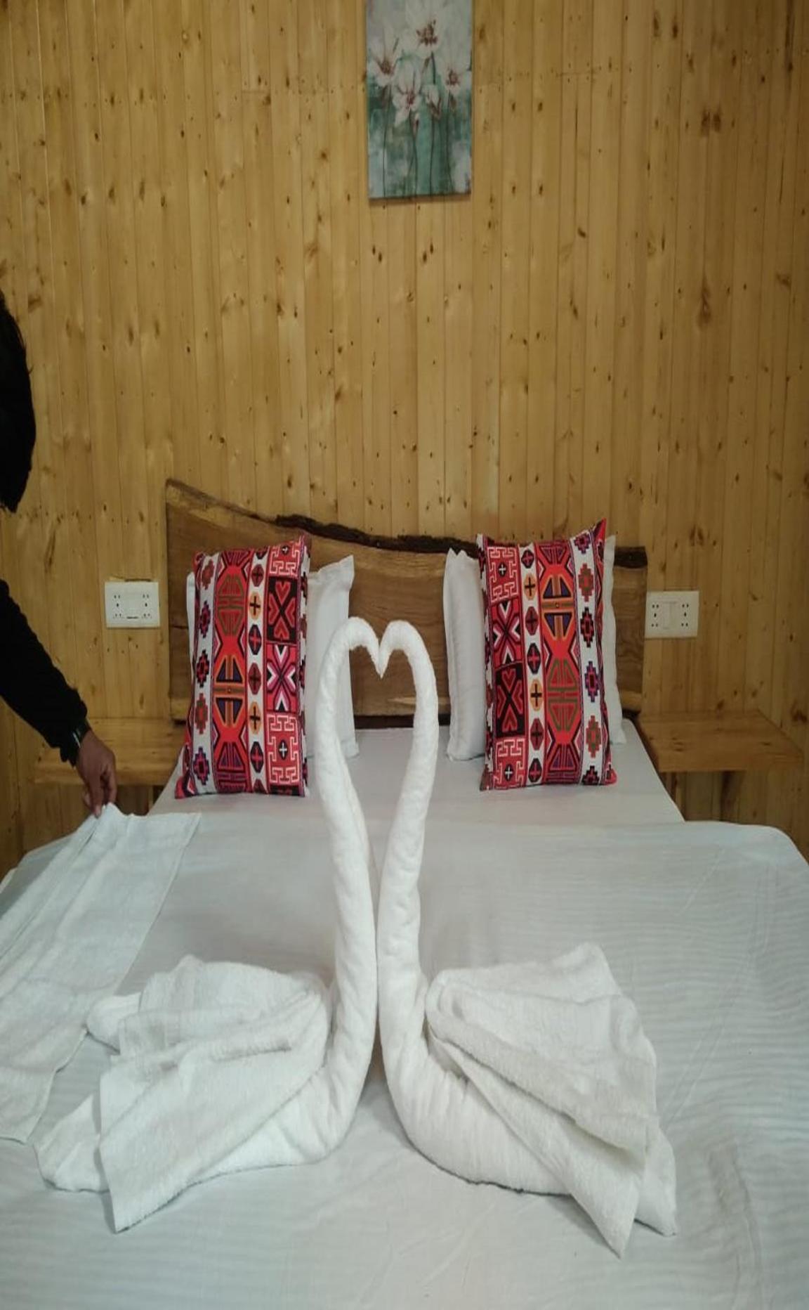 Offbeat Abodes - Tirthan Valley Banjār Extérieur photo