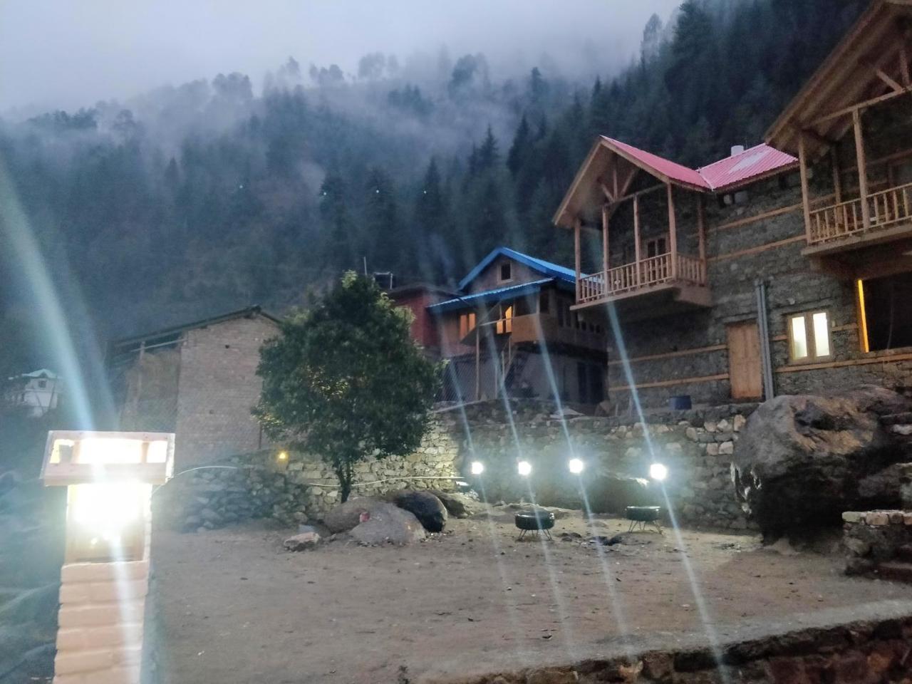 Offbeat Abodes - Tirthan Valley Banjār Extérieur photo