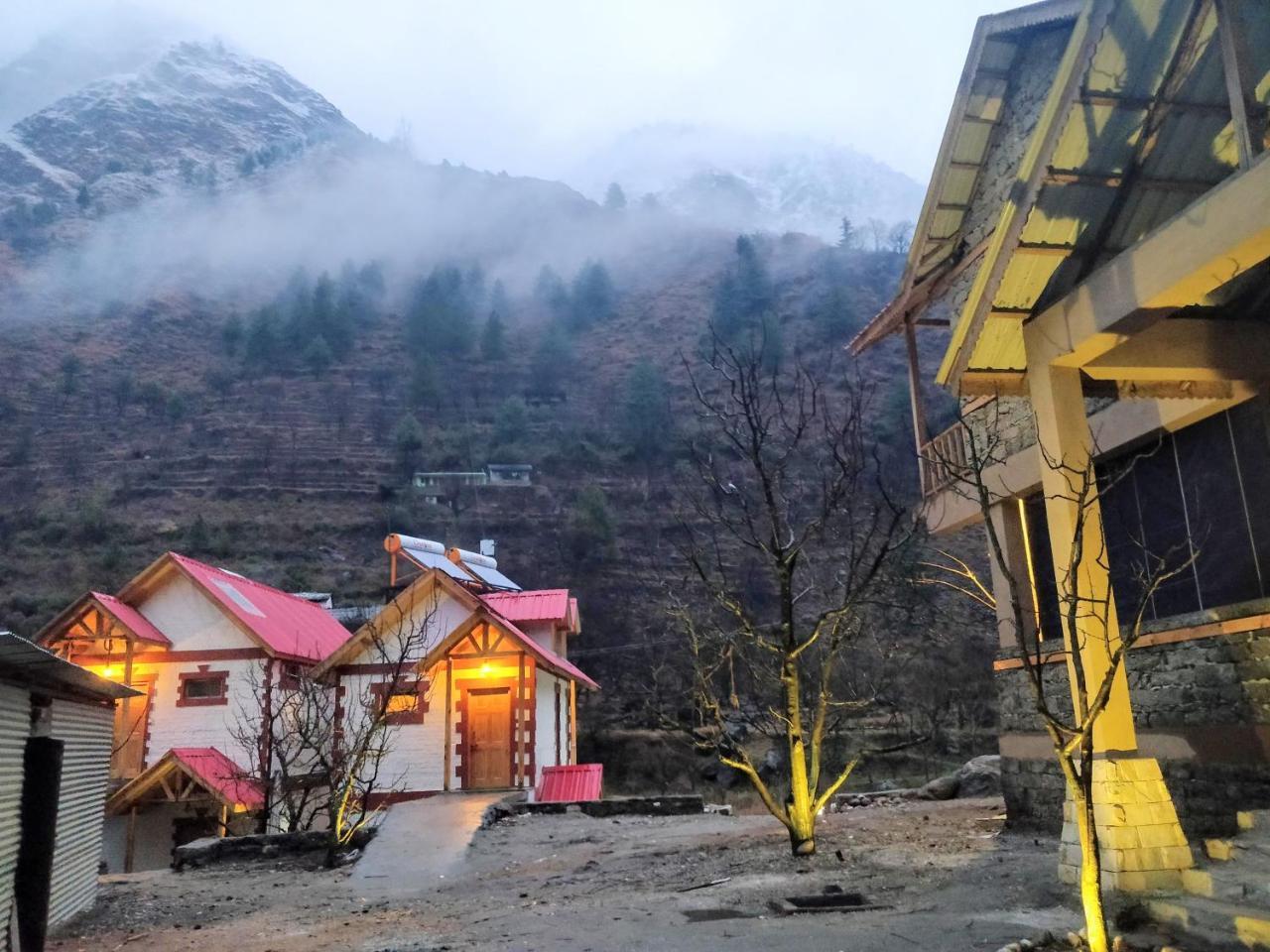 Offbeat Abodes - Tirthan Valley Banjār Extérieur photo